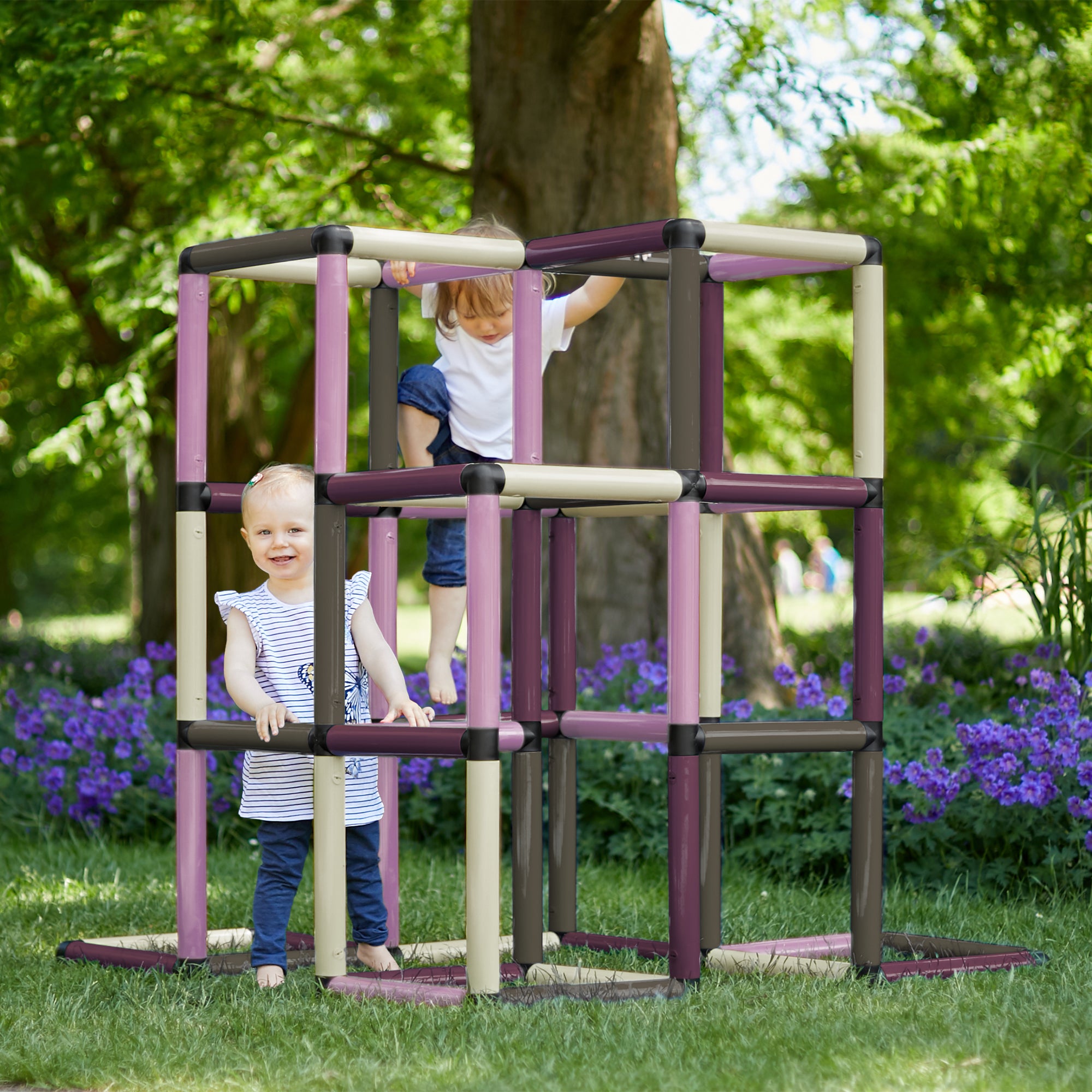 Jungle Gym for Kids - Climbing Pyramid Home – QUADRO